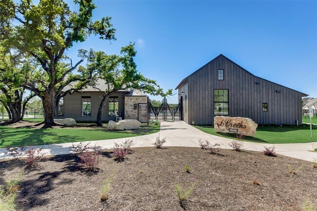 Building Photo - 222 Eagle Ford Dr