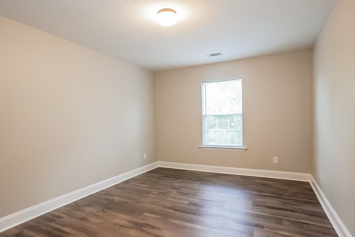 Building Photo - 226 High Meadows Cir