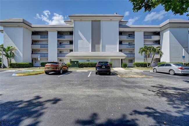 Building Photo - 731 N Pine Island Rd