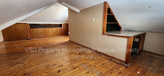 Building Photo - 5120 Clement Ave