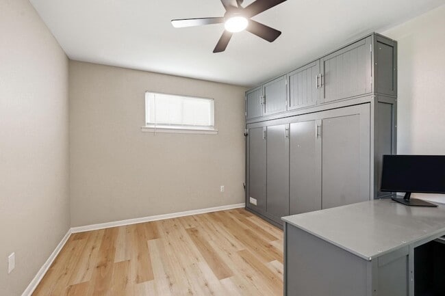 Building Photo - 114 Grandview Ave