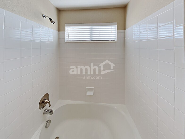 Building Photo - 3910 S Quatar St