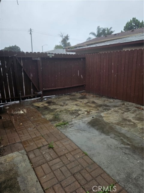 Building Photo - 1814 W Houston Ave