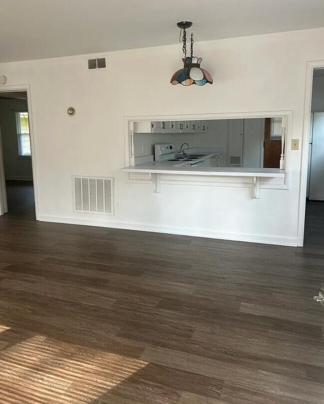 Building Photo - 917 Windy Ct