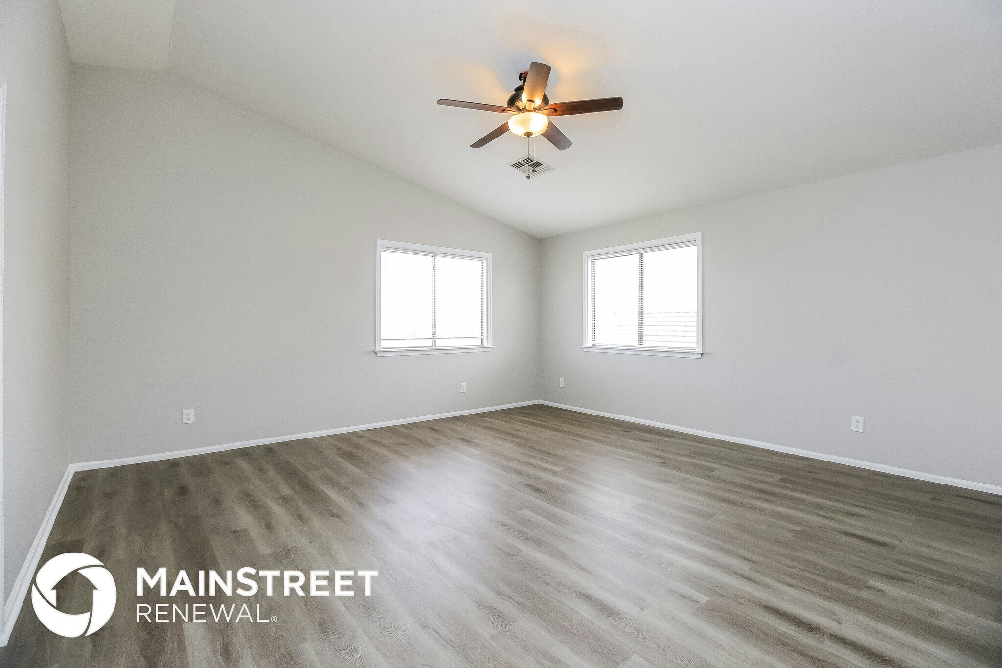 Building Photo - 42478 W Hillman Dr