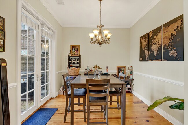 Building Photo - 407 E Hull St