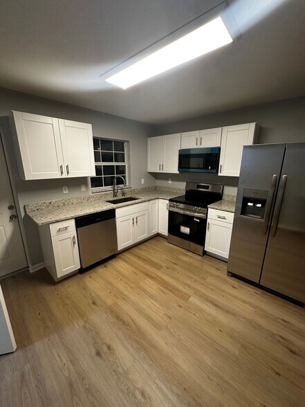 Building Photo - 5006 Sail Ct