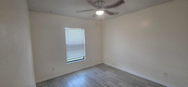 Building Photo - Duplex for rent