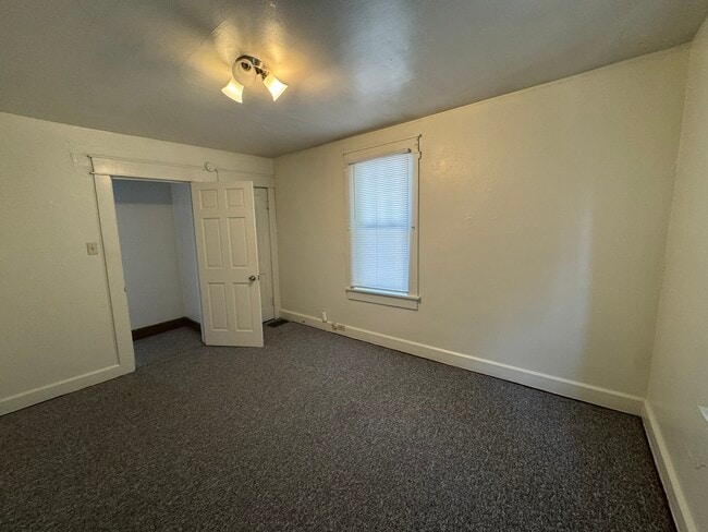 Building Photo - 501 E 1st St