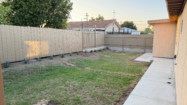 Building Photo - 7750 1/2 Central Ave