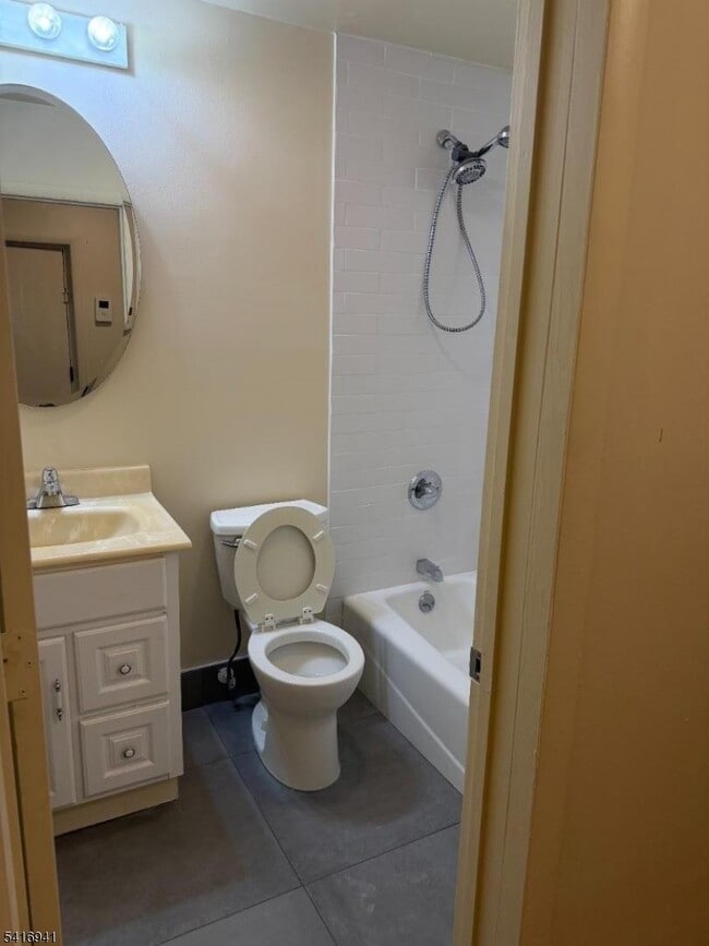 Building Photo - 349 Gorge Rd