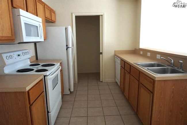 Building Photo - 4710 Brookdale Dr