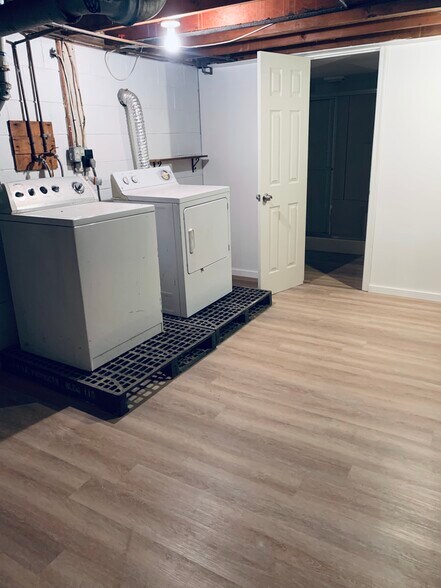 Building Photo - 644 Rosenthal Ave