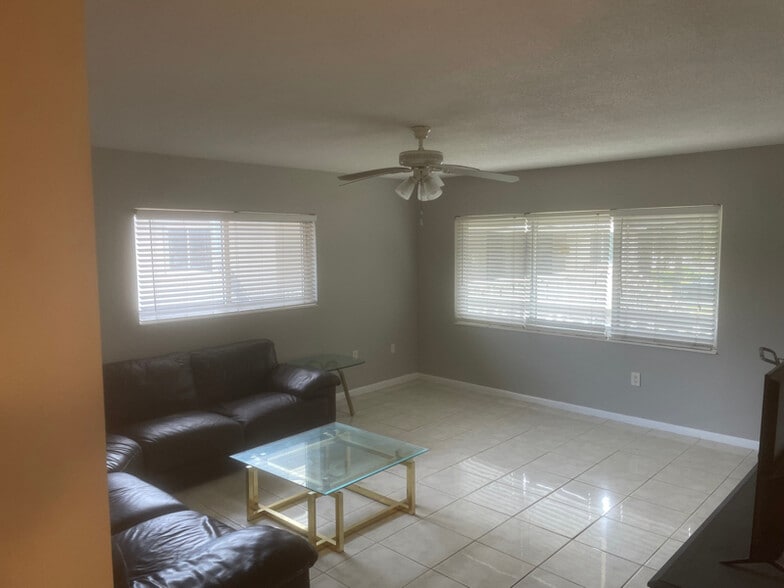 Building Photo - 240 SW 7th St