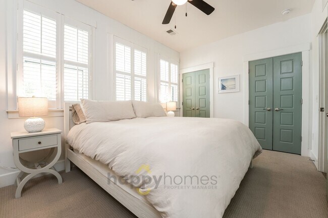 Building Photo - 3/2.5 Fully Furnished Home in Sullivans Pointe Located in Mt. Pleasant!