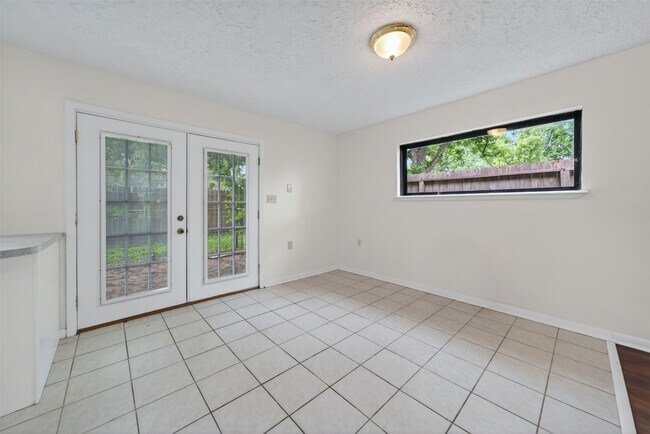 Building Photo - 418 Texas St