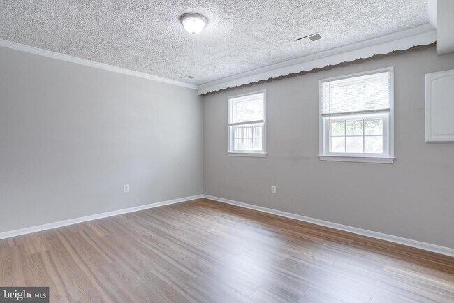 Building Photo - 4685 Forestdale Dr