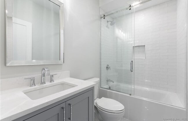 Building Photo - 124 Fox St