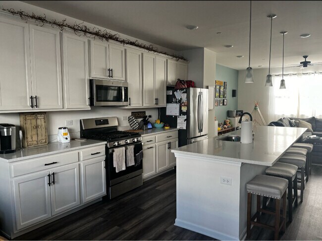Building Photo - 3211 Trillium Cir