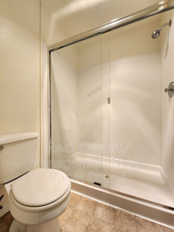 Building Photo - 9727 18th Ave W