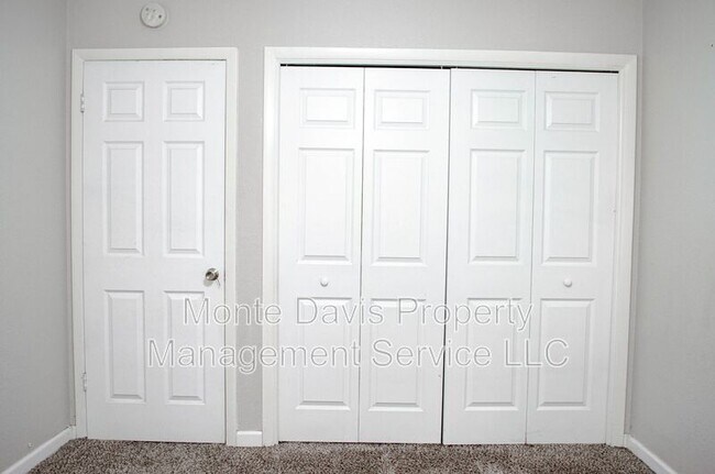 Building Photo - 2306 Fuzz Fairway