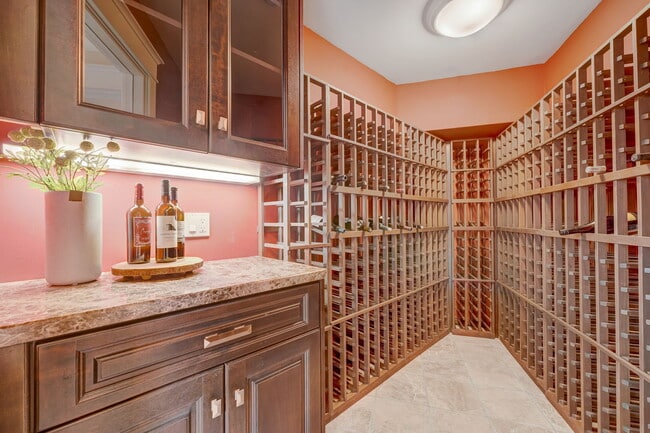 Building Photo - 140 Emerald Estates Ct