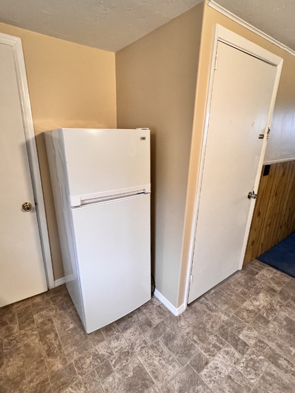 Building Photo - 2 Albert Ln