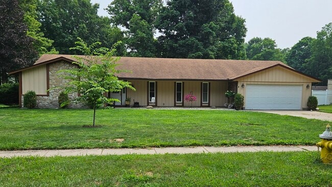 Primary Photo - 2032 Meadowside Ln