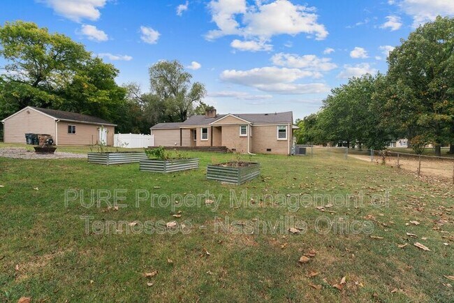 Building Photo - 4402 Saunders Ave