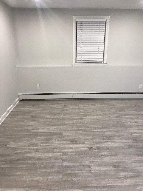 Building Photo - 205 Great Rd