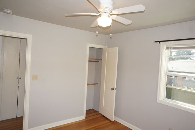 Building Photo - North Mt Tabor one bedroom Condo. Immaculate condition! - APPLICATION PENDING
