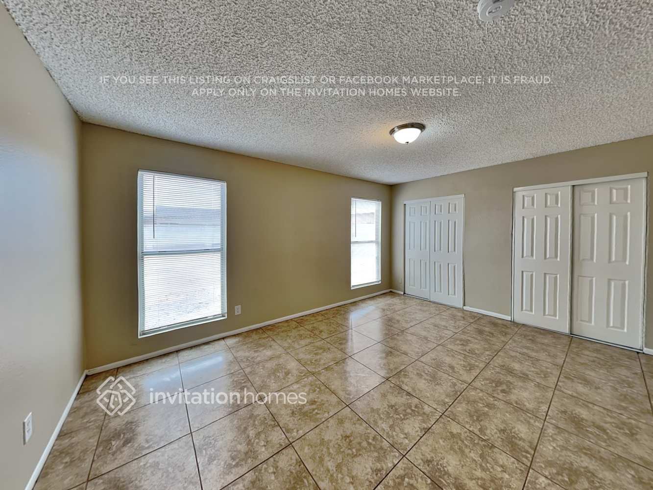 Building Photo - 8527 W Vale Dr