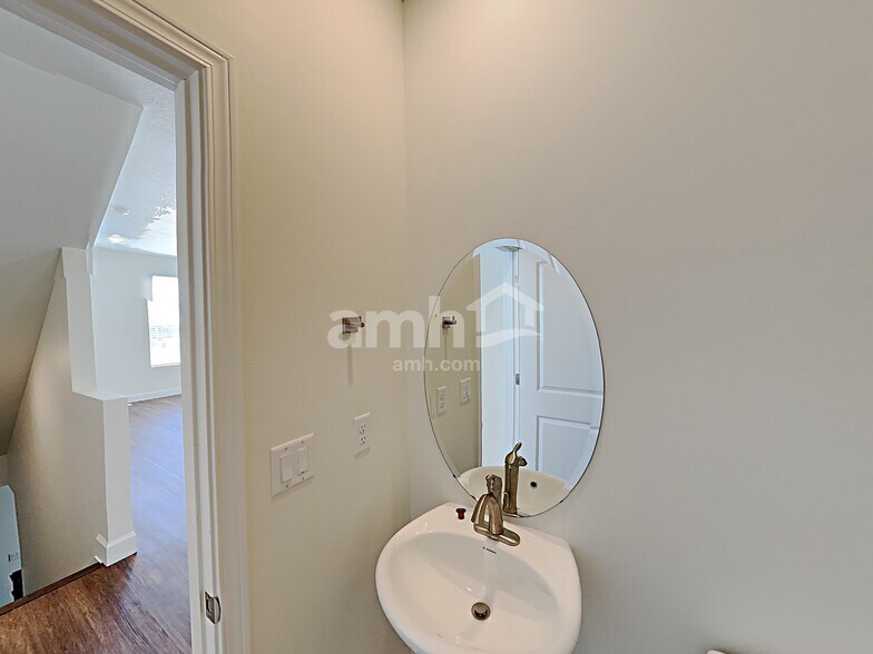 Building Photo - 6092 W South Jordan Pky