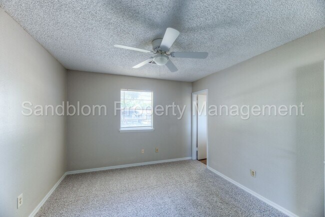Building Photo - For Lease | Sand Springs | Available Now!