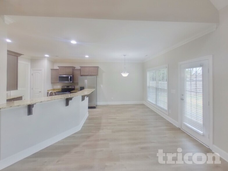 Building Photo - 1502 John Lee Ln