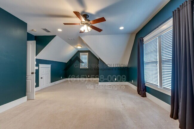 Building Photo - 210 38th Ave N