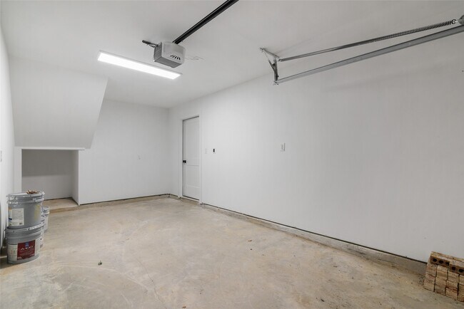 Building Photo - 13018 Walden Rd