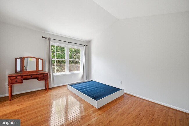 Building Photo - 7676 Helmsdale Pl
