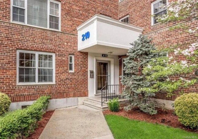 Primary Photo - 210 Pelham Rd