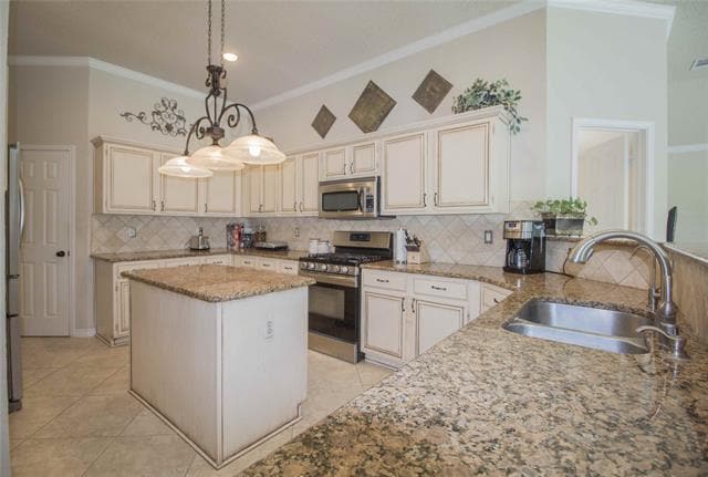 Building Photo - 10409 Forrest Dr