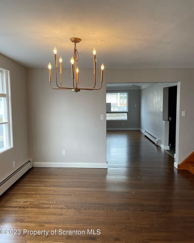 Building Photo - 305 E Drinker St