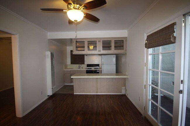 Building Photo - 206 41st St