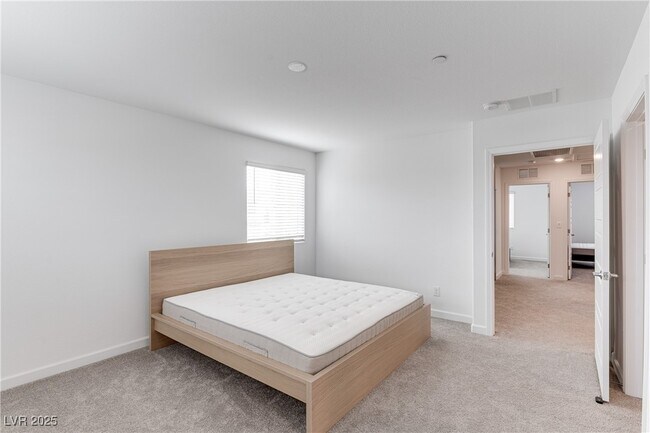 Building Photo - 683 Omaggio Pl