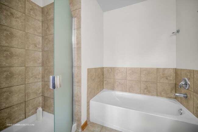 Building Photo - 369 Vaughn Cir