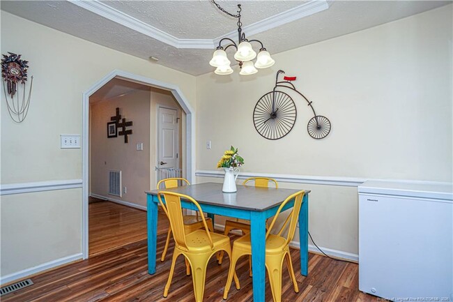 Building Photo - 184 E 12 Oaks Rd