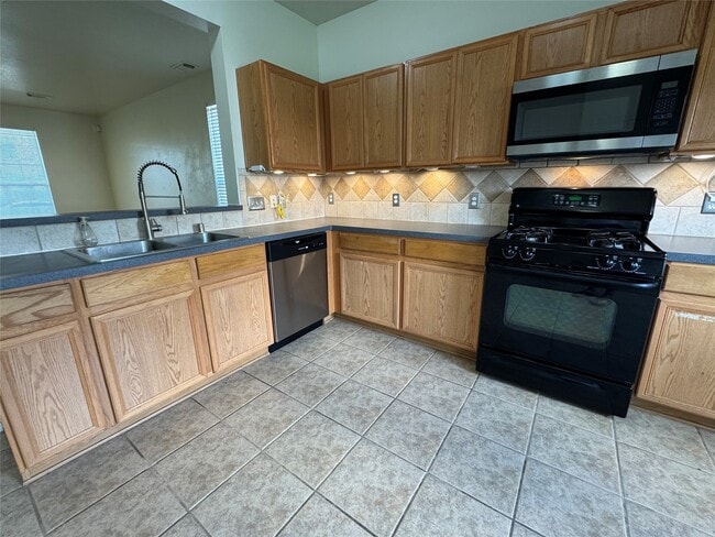 Building Photo - 9714 Coyote Creek Dr