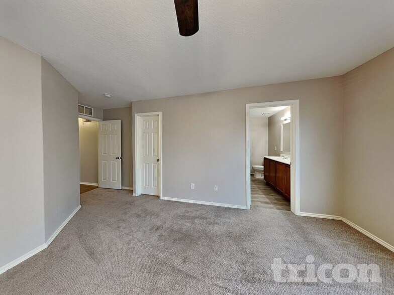 Building Photo - 10911 Bosal Trail