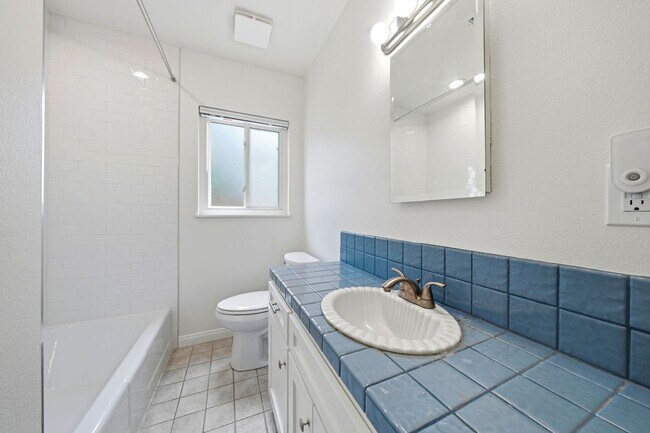 Building Photo - Beautifully Updated 3 Bedroom Home in Desired Costa Mesa Location