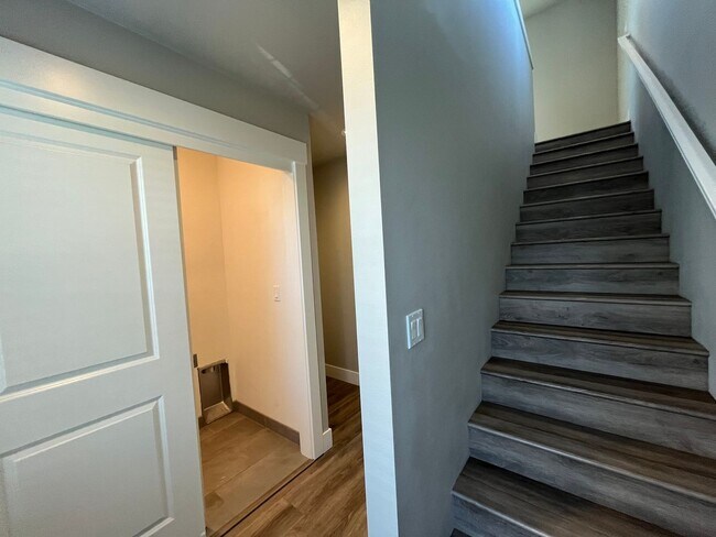 Building Photo - ADS1203