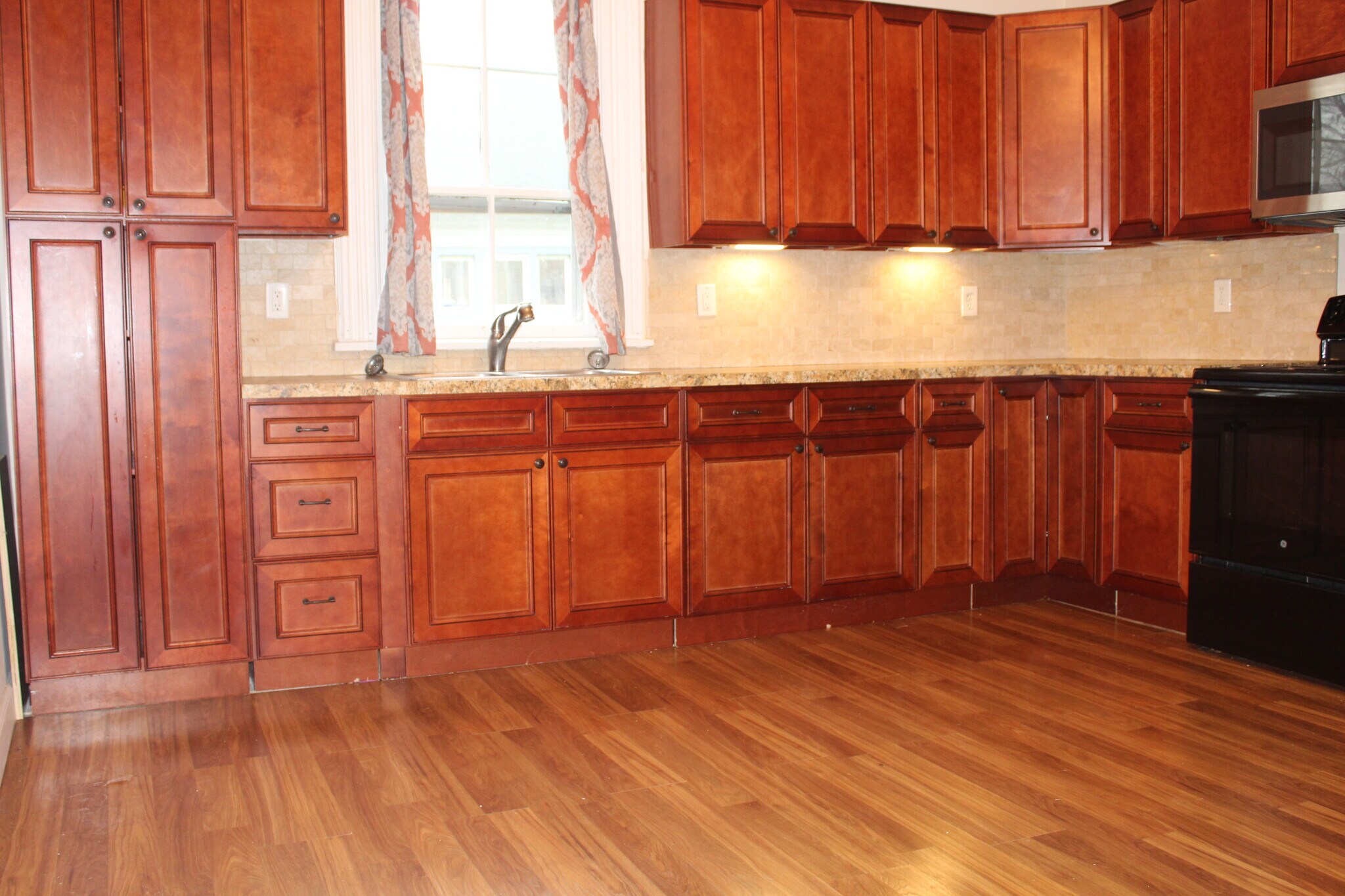 Building Photo - 621 N King St